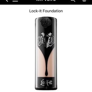 Kat Von D- Lock-it foundation